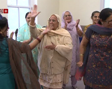 Leicester Volunteers give Elderly Diwali Delights on Service Day