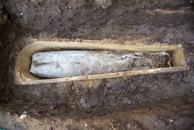 The Inner Lead Casket of the Greyfriars Medieval Stone Coffin Revealed For The First Time in 600 Years - University of Leicester
