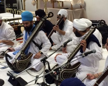 Sikh Community in Leicester Donate to Nepal Earthquake