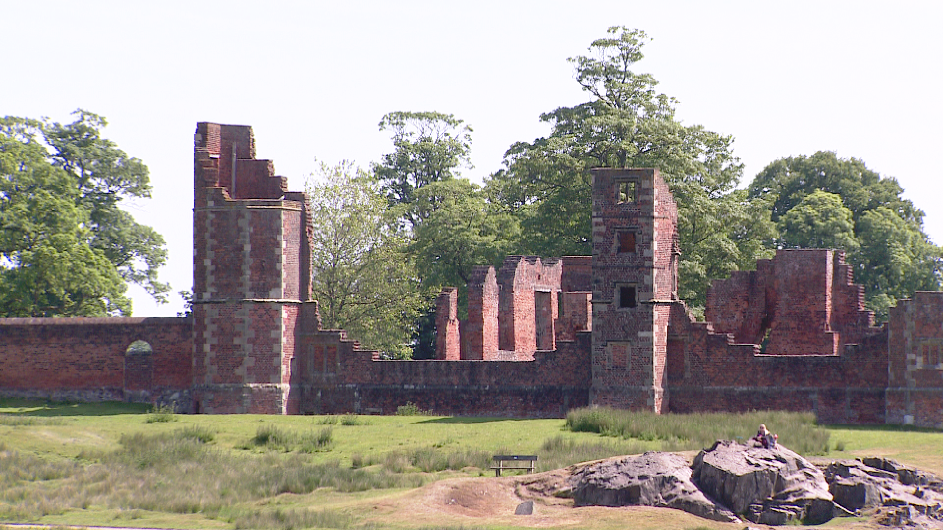The ruins of Bradgate House where the  Lady Jane Grey – the ‘nine days Queen’  lived. Credit. Pukaar News