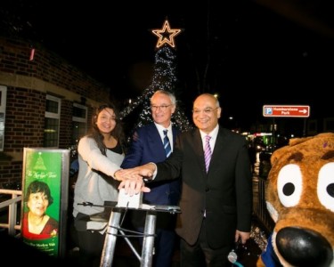 Claudio Ranieri Lights up Christmas Tree in Leicester