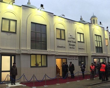 Ahmadiyya Community Raise £1M For New Mosque