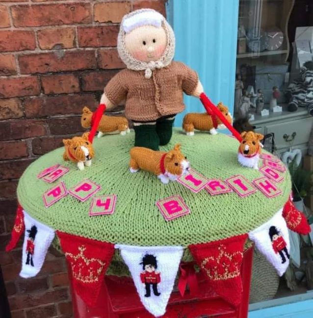 Leicester Time: SHOWSTOPPING ST GEORGE’S DAY KNIT RAISES SMILES IN SYSTON