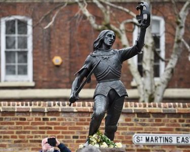 SCULPTOR BEHIND ICONIC LEICESTER STATUE PASSES AWAY
