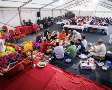 Hundreds of Devotees Celebrate Hindu God’s Birthday in Leicester